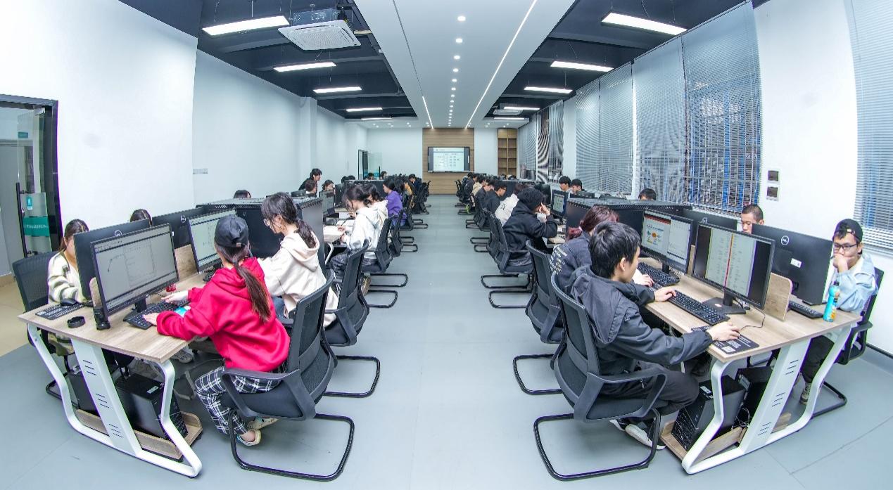 守正創(chuàng)新筑匠心，勇毅前行強技能——2023年廣西職業(yè)院校技能大賽高職組《Web應(yīng)用軟件開發(fā)》賽項成功舉辦